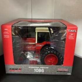 International Harvester 1086 1/16 Die Cast Metal Replica item