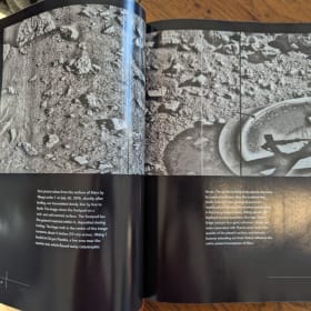 Mars book with 3D images and incl. glasses item