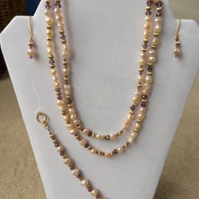 Fresh Water Pearl Necklace/Earring/Bracelet Set item