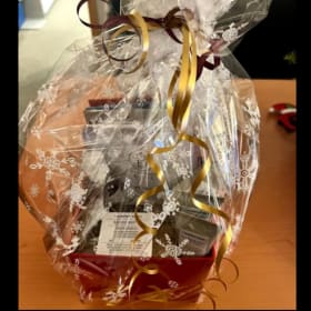 42. Au Naturel Spa Gift Basket - Retail $100 item