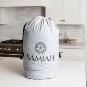 Cozy Up with the Samiah Luxe Chunky Blanket item