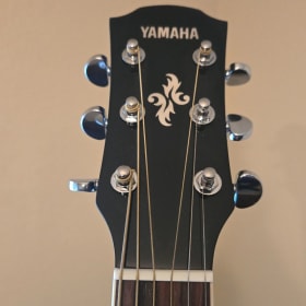Yamaha APX600 Thinline with Electronics Old Violin Sunburst item