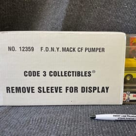 Code 3 Collectables FDNY Mack CF Pumper die cast model item