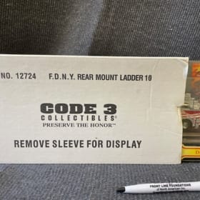 Code 3 Collectables FDNY Rear Mount Ladder 10 die cast model item
