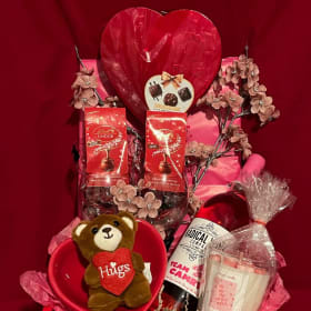 Heart wine and candy gift basket item