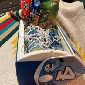 S-56 Igloo with Busch and Beer Nuts (1 of 2) item