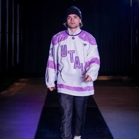 Matias Maccelli Signed Jeresy item