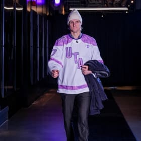 Nick Bjugstad Signed Jersey item