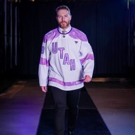 Ian Cole Signed Jersey item