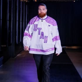 Liam O'Brien Signed Jersey item