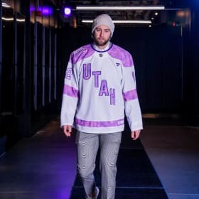 Kevin Stenlund Signed Jersey item