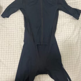 2XU triathlon Suit (mens Medium) - gently used item