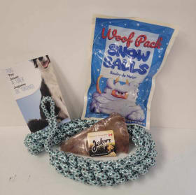 Treats & Tug set item