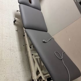 Electric Dynatronics High/Low Mat Table item