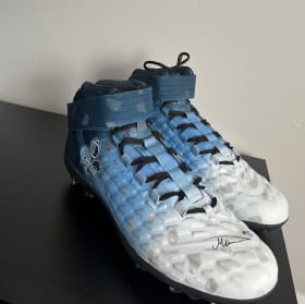 Souliers de match Matthew Bergeron autographiés item