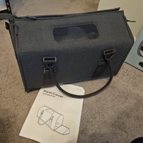 tuft + paw Cat carrier item