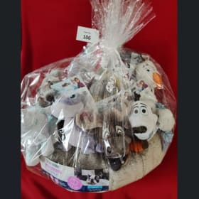 Pet Smart Dog Bed and Accessories Gift Basket item