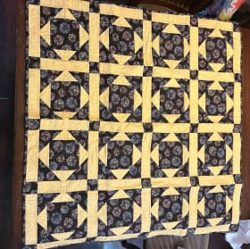 Quilt - Yellow Fireworks item