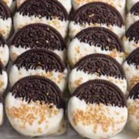 Dipped Oreos item