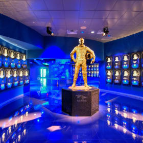 FL space museum vacation for 4 item