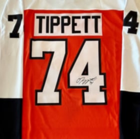 Owen Tippett Autographed jersey item