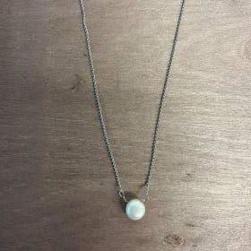 814 - Silver & Pearl Necklace item