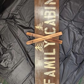 Log cabin sign item