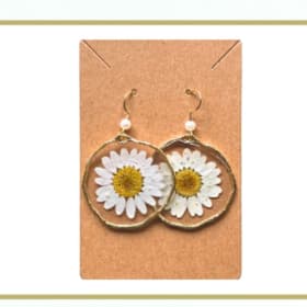 Flower Earrings (White) | Julia Kraus item