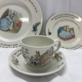 #41 Vintage Wedgwood Peter Rabbit Plateware item