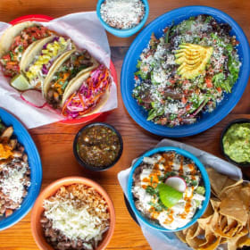 ¿Por Qué No?, Kate's Ice Cream, and Mini Golf item