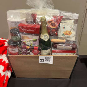 #22 - Gourmet Picnic Basket item