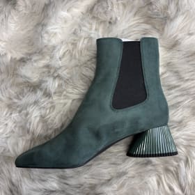 Item #15 Katy Perry: The Clarra Bootie Size 7 item