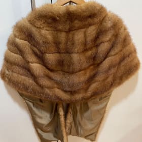 Vintage Louis Greenfield Furrier Brown Mink Stole/Shawl item