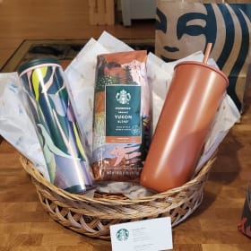 Starbucks Yukon Blend Coffee and 2 great cups item