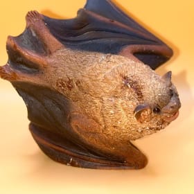 Stone Critters Bat in Pursuit 1 item