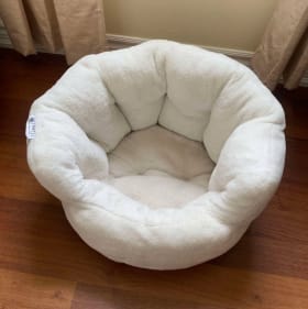 Plush nest style pet bed 30x22" item