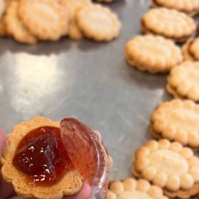 Butter Cookies - Strawberry item