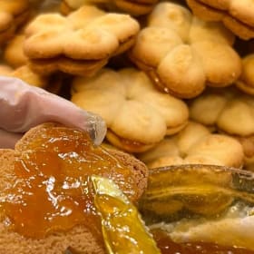 Butter Cookies - Apricot item