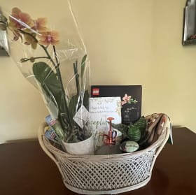 Spring Gardens Basket item