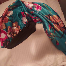 Floral bonnet for long hair. item