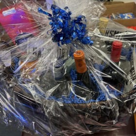 7th Grade Class Basket–Happy Hour! item