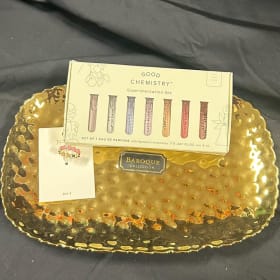 Lot # 38 Golden Hearts and Good Chemistry, Friends ABOB $59 item