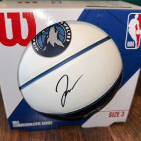 Timberwolves Bag, sweatshirt & Signed ball item