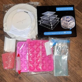 Cake pop making kit item