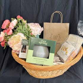 Lot #167 Spring is in the Air, Yvette Paris&Honeybee Vintage item