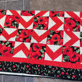 Poppy quilt item