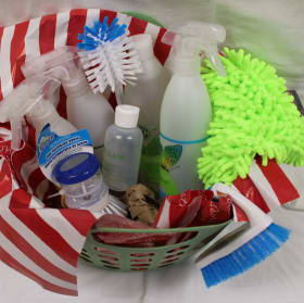 “Get Clean - Spring Cleaning Bucket” item