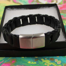 “Bold & Braided” item