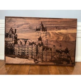 Planche à découper en bois gravé fabriquée au Québec item