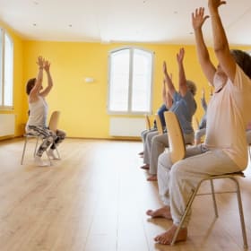 Yoga sur chaise - LUNDI 15 heures item